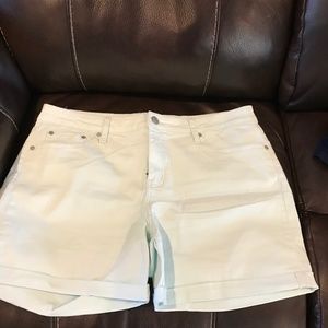 New Directions Jean shorts, size 16, pastel green.